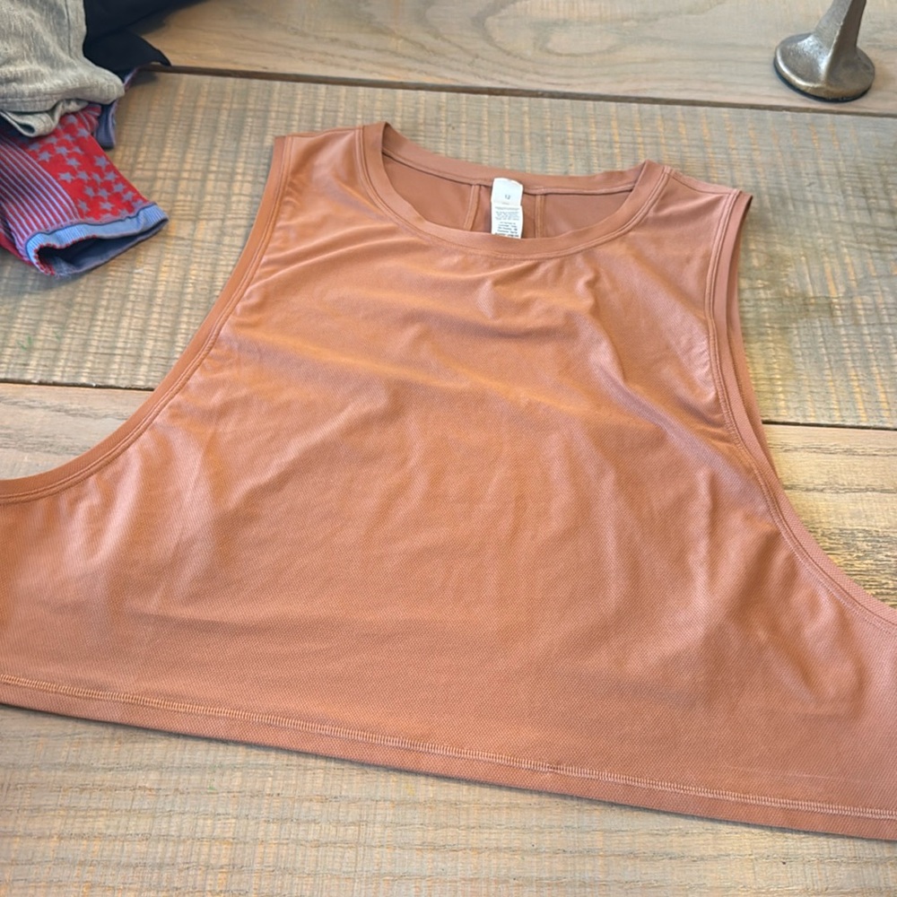 Lululemon tank